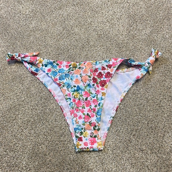 NWOT - Women’s Cute Floral Print Tie Side Stretchy Bikini Bottom (Floral Print) - Picture 9 of 11
